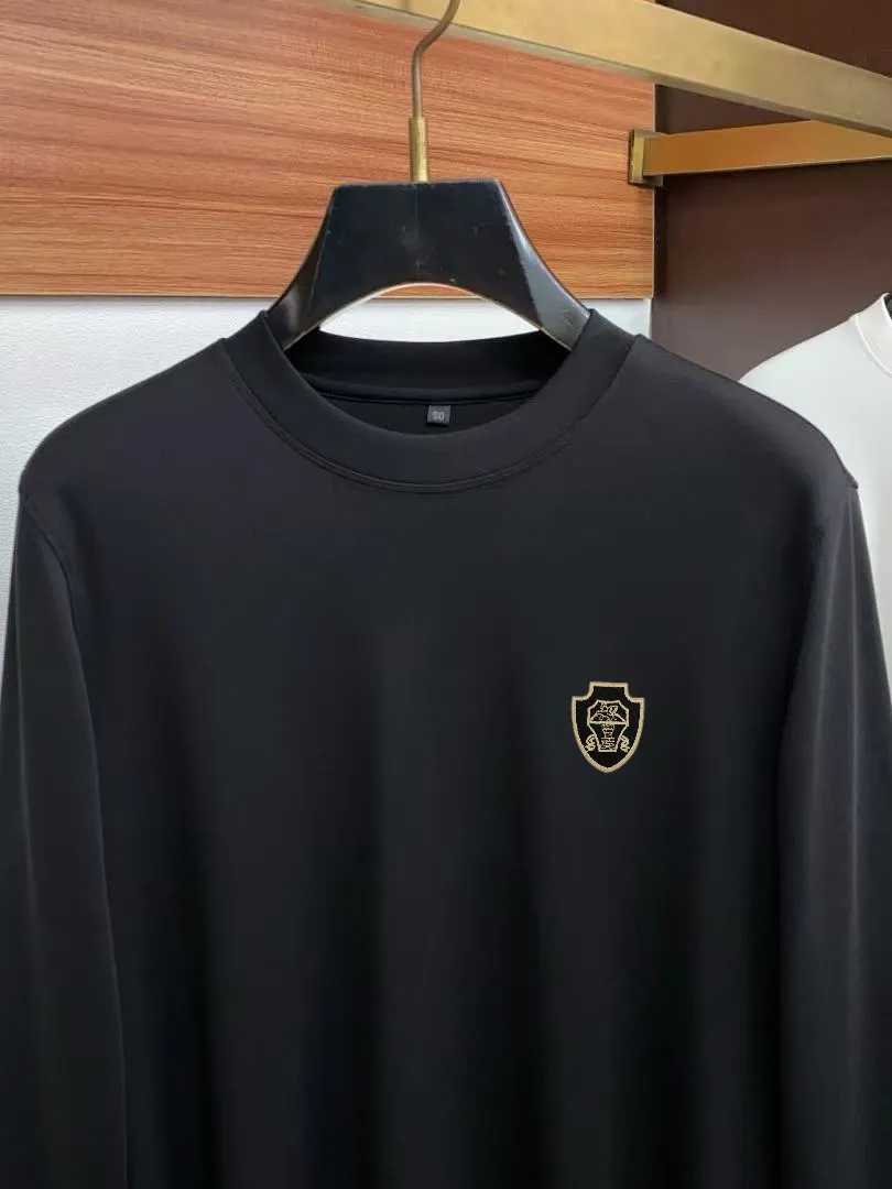 , BC 2026 autumn and winter counter New Arrival Fashionable casual bottoming shirt, long-sleeved T-shirt, made of selected imported high-density double yarn 100% cotton fabric, made with exquisite original logo, excellent in comfort and breathability, soft, anti-wrinkle, elastic and excellent drape. It is handsome whether worn alone or layered with it. It is in line with men’s practical dressing habits, pursuing luxury, nobility and elegance, creating extraordinary men’s taste. The visual effect is very good, the grade is very high, simple and fashionable, a must-have choice for leisure and business! (Complete three standards) Sizes: M-3XL